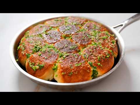 Видео: Без духовки! Пышные ПАМПУШКИ с чесноком на СКОВОРОДЕ! Простой рецепт