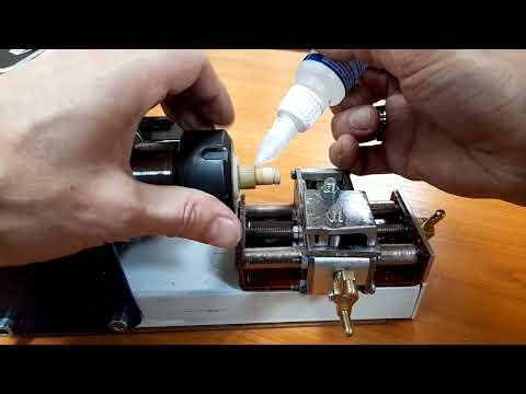 Видео: Установка стаканчика и наклейки на кий (самодельный станок)