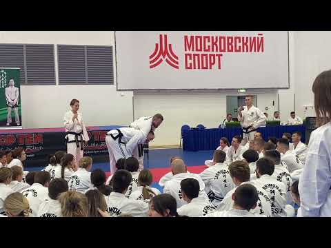 Видео: Self Defense Taekwondo Neck Grab from Behind Grab from Behind. Самооборона Таеквондо. Захват За Шею
