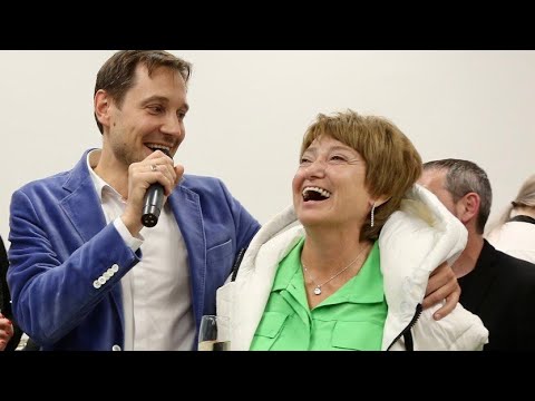 Видео: Зачем Вы пиарите папу? И другие личные вопросы Нине Зверевой.