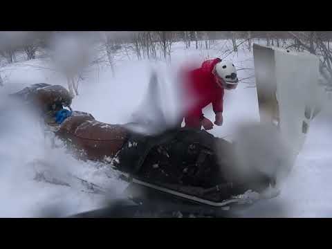 Видео: Варяг 550, варяг 500. Снега ❄  море) катаем в тёплую погоду, снег мокрый, ехать очень тяжело.