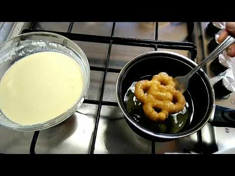 Видео: Хворост из жидкого теста на формочках.