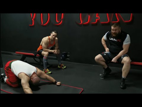 Видео: Сколько раз отожмутся: Дацик, Шреддер, боксёр и боец-качок? Золотой стандарт