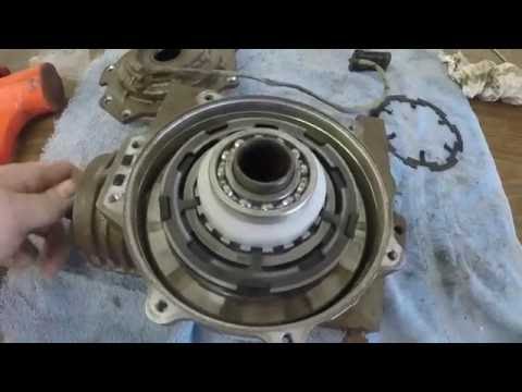 Видео: Ремонт переднего дифференциала Polaris Rzr (новее)