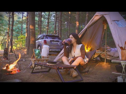 Видео: Solo кемпинг Огонь дровяной плитой в сосновом лесу и кипятить куриный туф