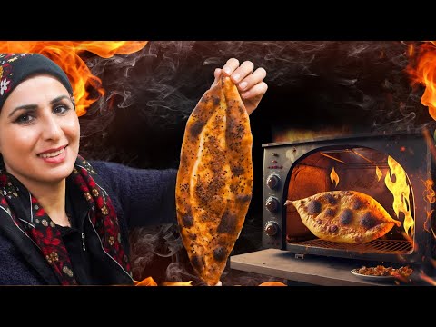 Видео: Женщина готовит очень вкусный бутерброд дома