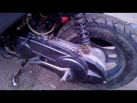 Видео: suzuki sepia не заводится!!!