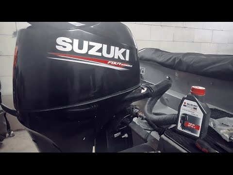 Видео: Замена масел после сезона в лодочном моторе Suzuki df70/90atl