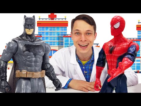 Видео: Видео про игрушки. Супергерои Человек Паук, Железный Человек, Супермен и Бэтмен в Клинике Игрушек!