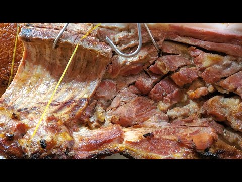 Видео: Суперхрустящий жареный поросенок #молочныйпоросенок #брюшкогонконг #жареныйгусь #уличнаяедаChatgp...