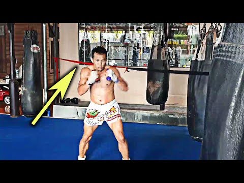 Видео: Тренируйся дома как Таец! Отработка удара дома. Муай Тай / Бокс / Тайский бокс / Muay thai exercice