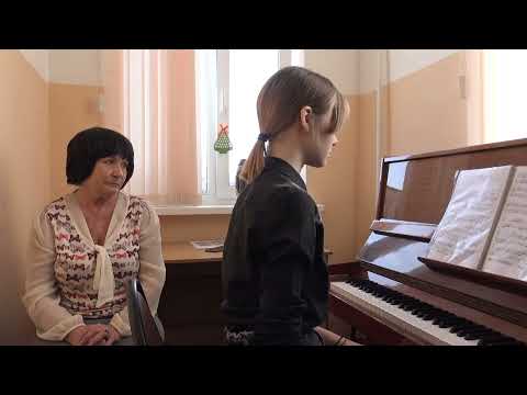 Видео: Открытый урок преподавателя Закарян Е.В. - "Работа над штрихами как средством выразительности"