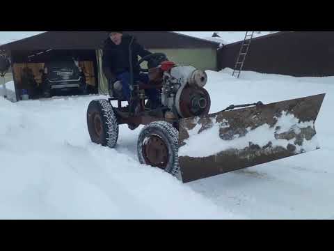 Видео: Новый ремень и поворотный отвал на мой мини-трактор. Радости нет предела.