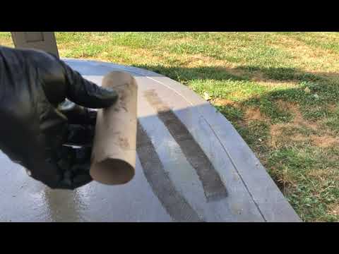 Видео: Трактор Ford 2N 1947 года — очистка воздушного фильтра с масляной ванной