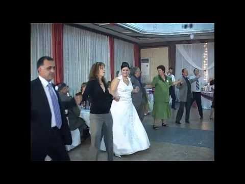 Видео: Едно право и едно ганкино хоро