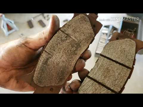 Видео: Снятие и замена тормозных колодок Toyota Camry 2016 года