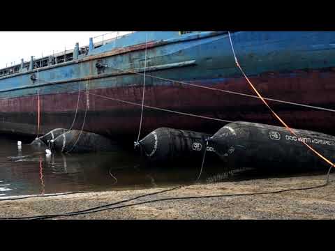Видео: Пневматические ролик-мешки производства ООО «НПП «Сибрезинотехника».  Подъем судна «ВОЛГО-ДОН»
