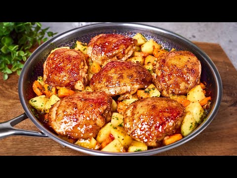 Видео: Готова готовить каждый день! Ужин на сковороде с куриными бедрами! Невероятно вкусно