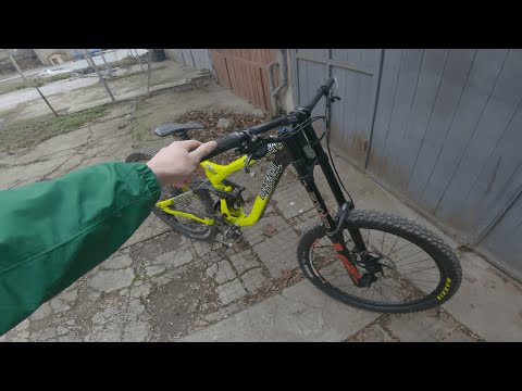 Видео: Commencal supreme v3 BIKE REVIEW... Градско каране и СПУСКАНЕ