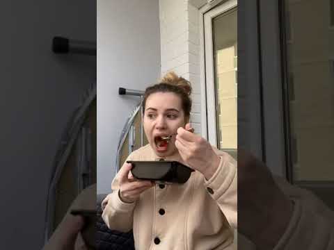 Видео: Саша Артемова в прямом эфире 27.04.2020. На балкончике.