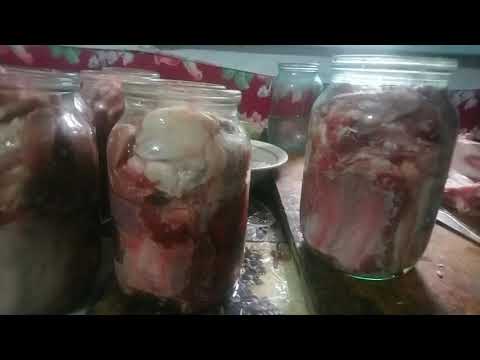 Видео: Простий рецепт тушонки з свинячих ребер в автоклаві.