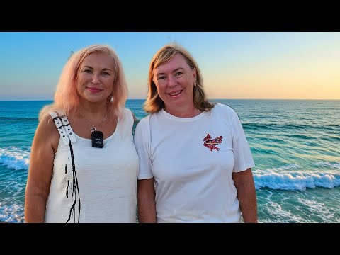 Видео: Турция осенью. Толпы туристов заполнили пляж Клеопатра в Аланье