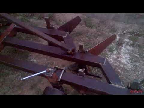 Видео: испытание самодельног трех корпусного коного плуга