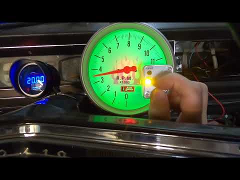 Видео: Тахометр Auto Gauge 125мм ГАЗ 24 V8
