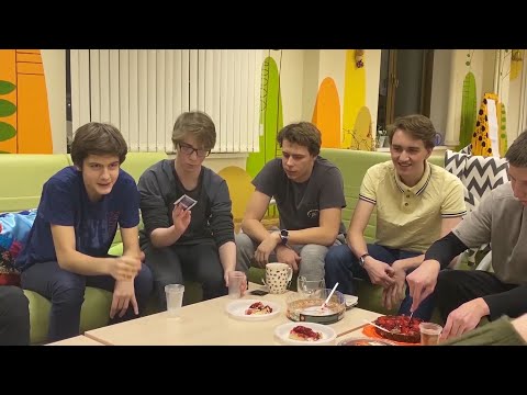 Видео: "Хогвартс при МГУ" - Университетская гимназия МГУ имени М.В. Ломоносова