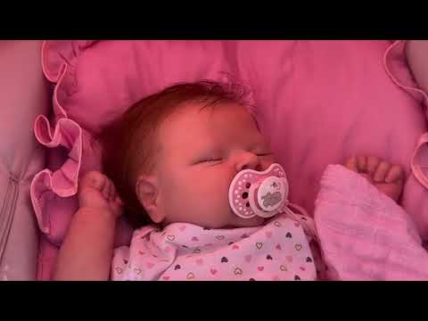 Видео: Прогулка с силиконовым реборном Вероникой в первый день лета #siliconebaby #fullsiliconebaby