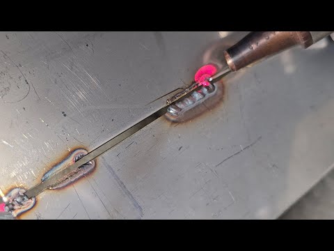 Видео: Удивительно простое решение для сварки зазоров в тонком листовом металле.