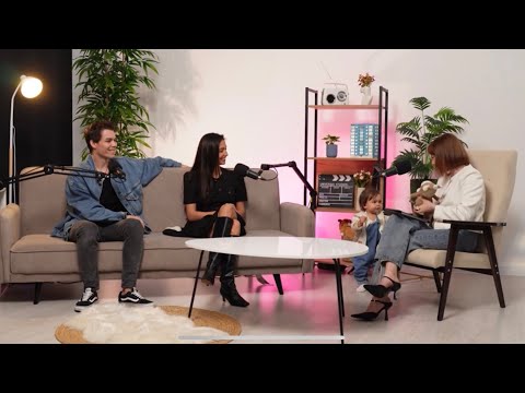 Видео: "Love in the city" Жизнь пары с рождением ребенка. Партнерские роды.Финансовая зависимость от мужа.