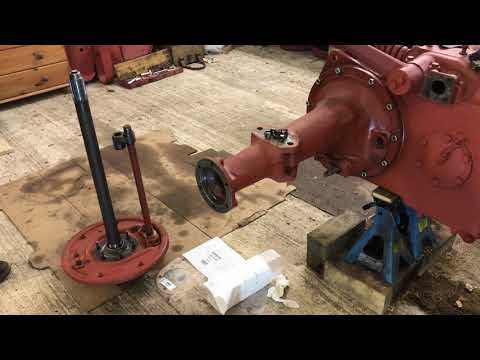 Видео: #39 Ferguson TED20 — Установка задних осей