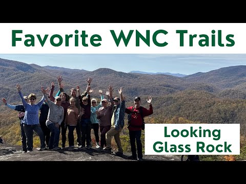 Видео: Любимые маршруты WNC — групповой поход к скале Looking Glass Rock