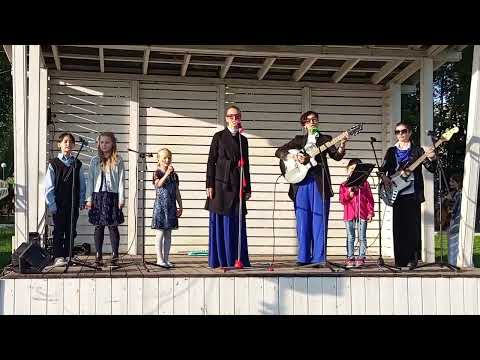 Видео: Студия авторской песни "Журавлиная родина" на дороге к храму, 21.06.2025. Песня "Не секрет..."