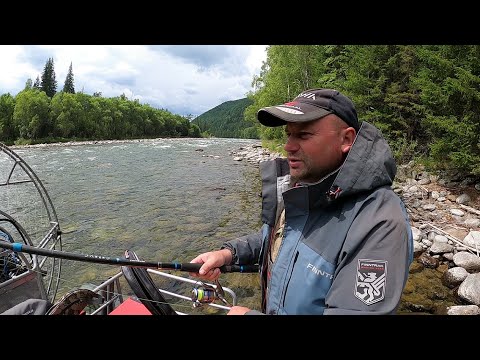 Видео: В тайгу на неделю за трофейным хариусом, моя новая лодка Пиранья, живем в охотничьем доме.