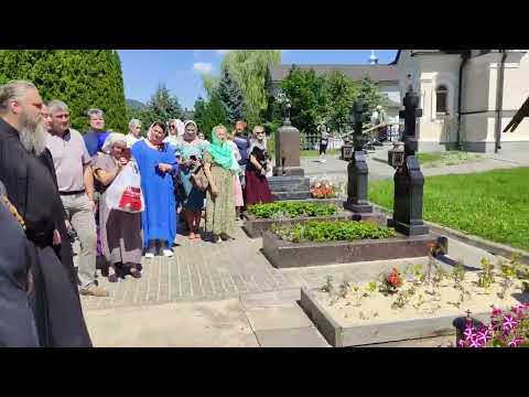 Видео: 23.07.2022 Панихида на могиле отца Илиодора. Протоиерей Андрей Ткачев в эти дни в Оптиной пустыни.