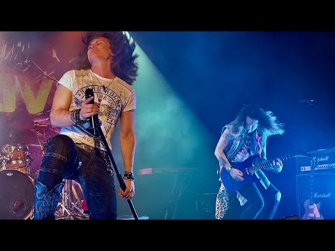 Видео: Евгений Егоров cover Motley Crue «Kickstart my heart»