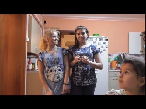 Видео: КУПИЛИ ЁЛКУ// ПОЧЕМУ САША ПЛАЧЕТ? 17.12.19.