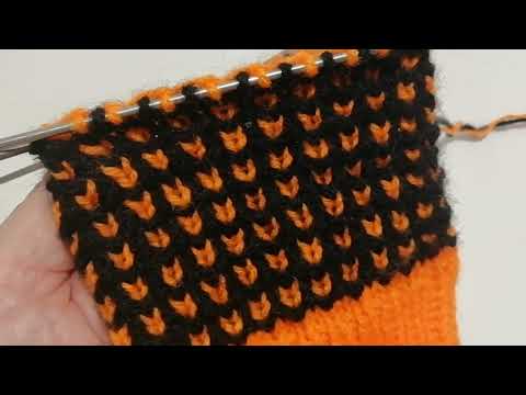 Видео: ДВУХЦВЕТНЫЙ УЗОР //ЛЕНИВЫЙ ЖАККАРД СПИЦАМИ  ПО КРУГУ//POTTER 2 COLORS//#вязаниеспицами#носки