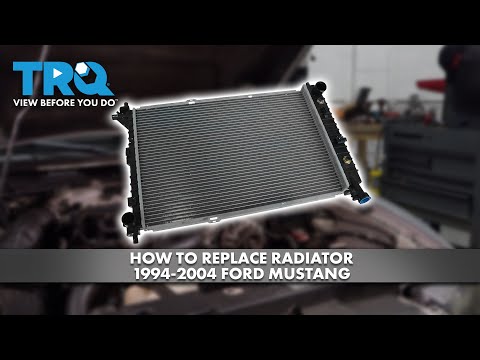 Видео: Как заменить радиатор Ford Mustang 1994-2004 годов