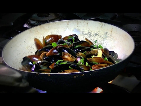 Видео: Миди задушени с бяло вино, чесън и девисил