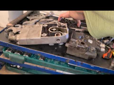 Видео: Мерседес Актрос  мп3 не качает воздух, 2х цилиндровый компрессор, клапан не закрывается.