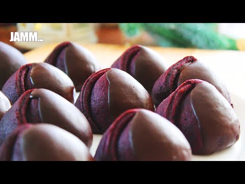 Видео: 🎄Праздничные черничные булочки с джемом из апельсинов, кураги, миндаля и специй.