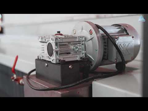 Видео: Станок для обработки прямолинейного фацета стекла с использованием подшипниковой траковой системы