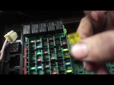 Видео: Как заменить предохранитель в полуприцепе