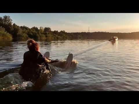 Видео: Лодка Неман 1 +TOHATSU 15(NISSAN) Обзор лодки Неман 1 +Лыжи+ватрушка