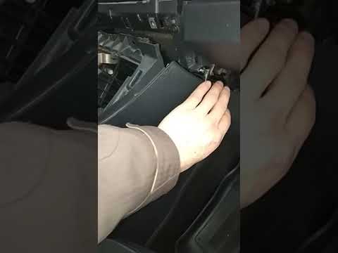 Видео: Не дует теплой воздух. Печка Рено кенгу 2. Решение проблемы.