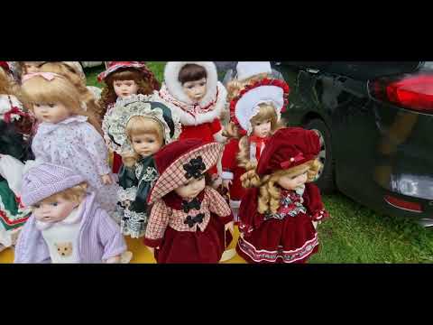 Видео: Ādaži. Коллекционные куклы.100-летнее баварское блюдо.Цветное стекло. Krāmu tirgus.Адажи барахолка.