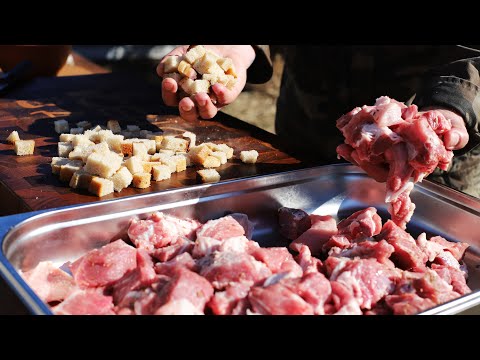 Видео: ШАШЛЫК НА УГЛЯХ. МЯСО МАРИНОВАННОЕ В ХЛЕБЕ